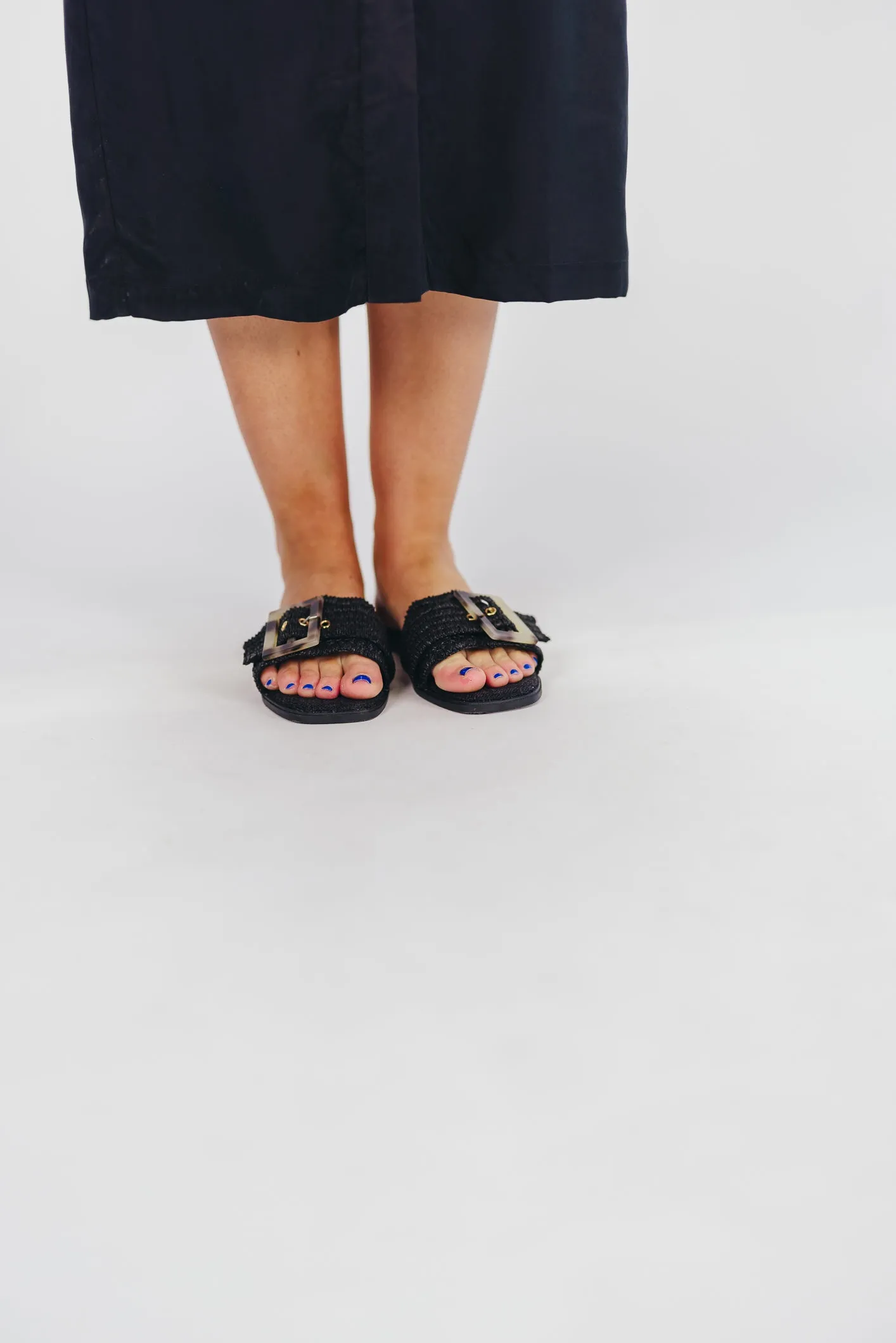 Leslie Raffia Slide with Tortoise Buckle in Black
